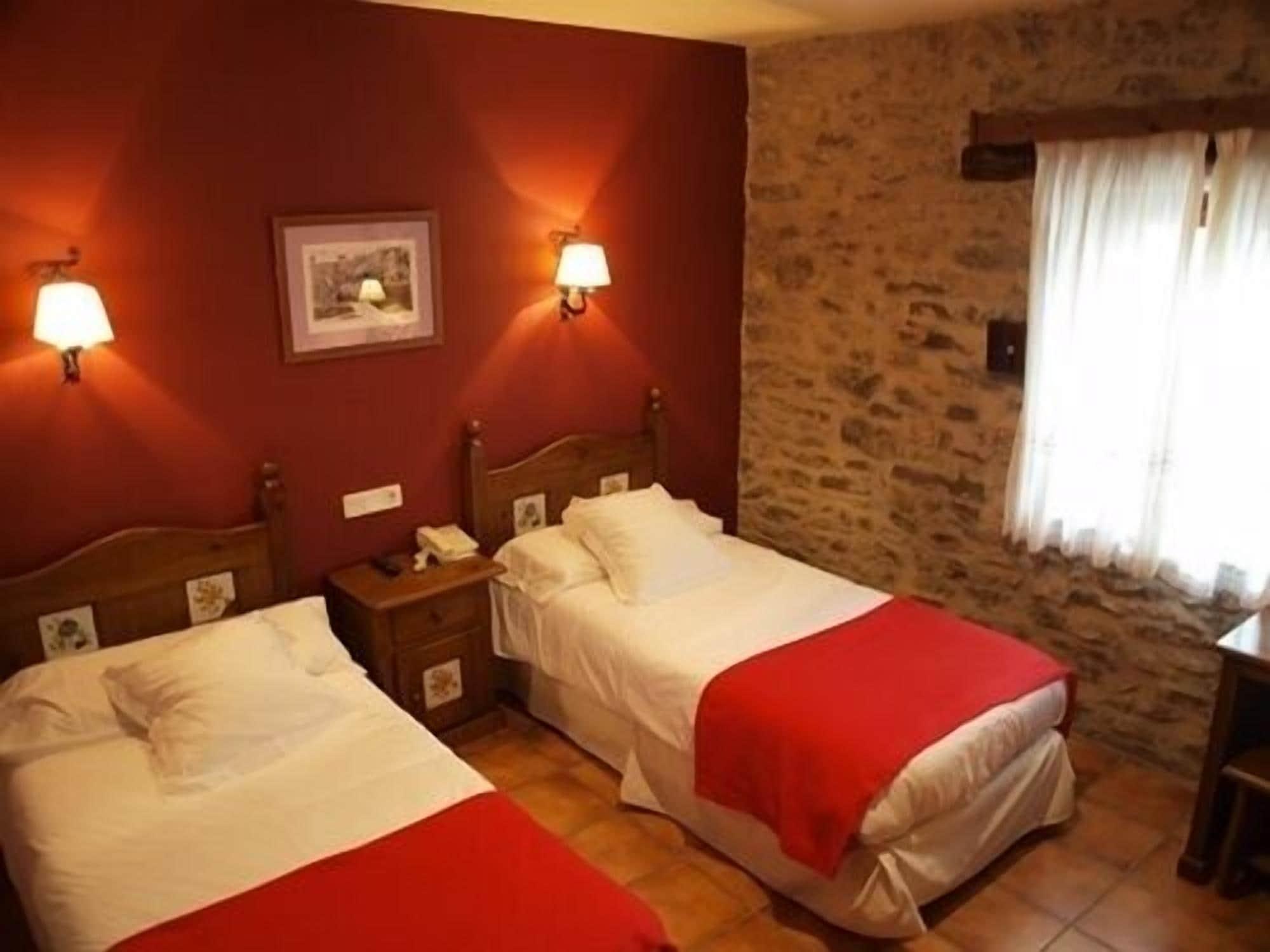 Hotel La Vega Alcalá de la Selva エクステリア 写真