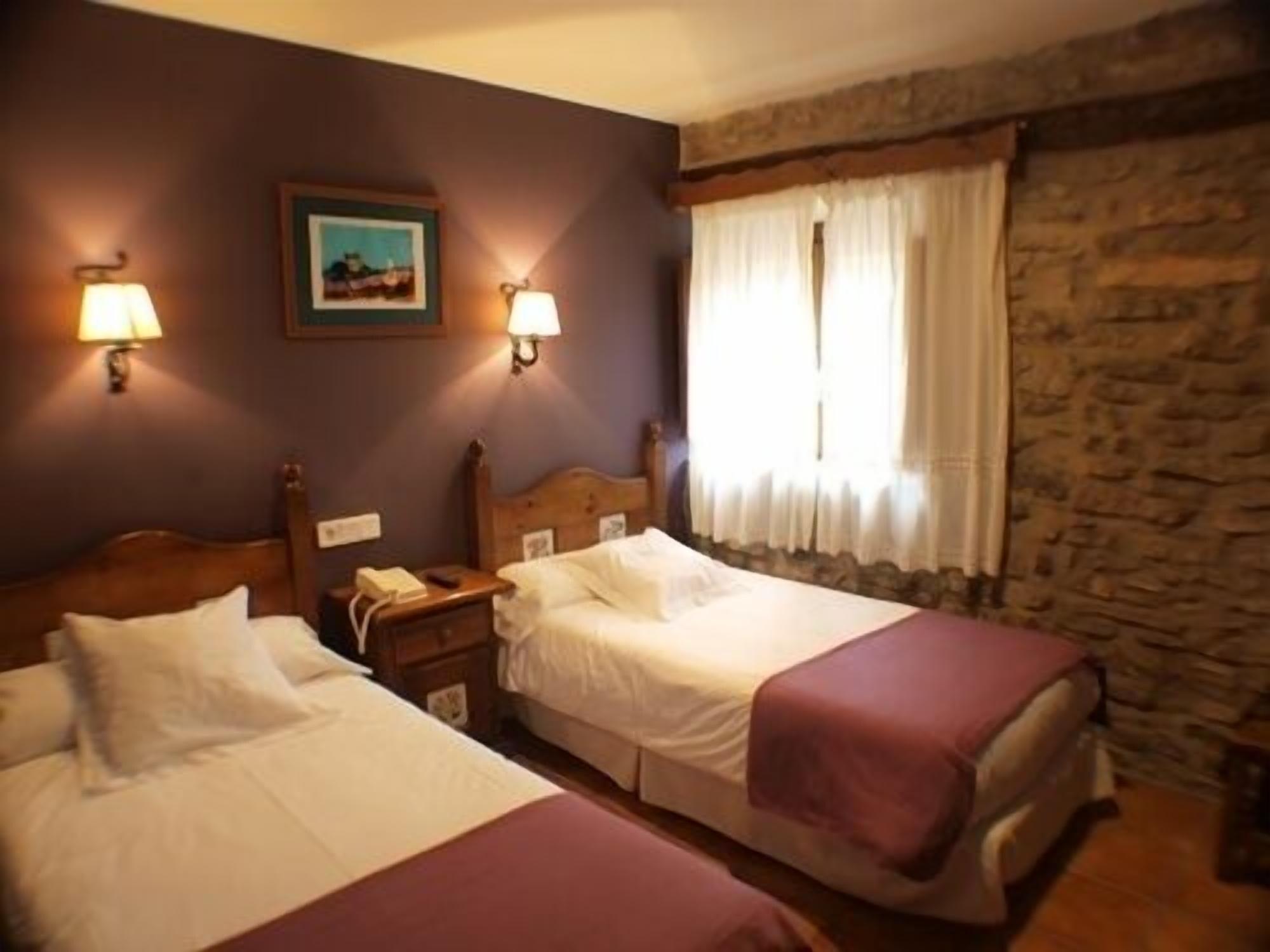 Hotel La Vega Alcalá de la Selva エクステリア 写真